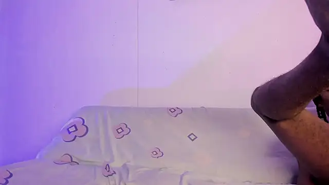 LoveBirds  1 online show from 06.04.26