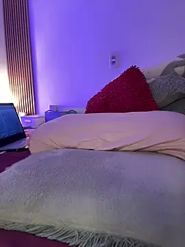 Snapshot of Mae_Henao9 chatting on 09.09.25 Mae Henao9 online show from 09.09.25