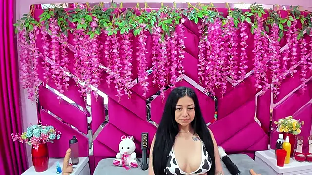 Snapshot of slut_anal_ chatting on 01.04.25 slut anal online show from 01.04.25