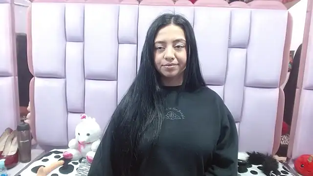Snapshot of slut_anal_ chatting on 01.17.25 slut anal online show from 01.17.25