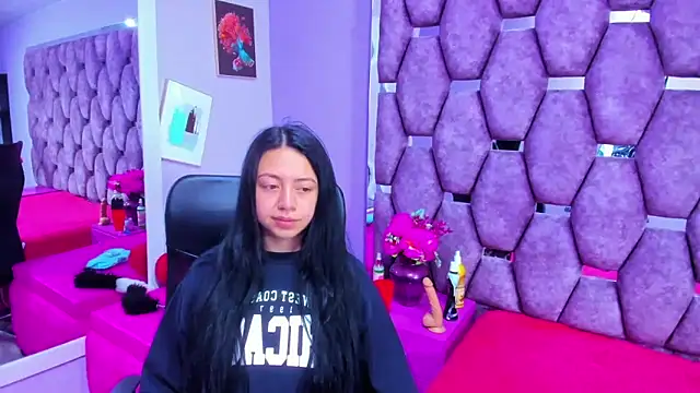 Snapshot of slut_anal_ chatting on 01.20.25 slut anal online show from 01.20.25