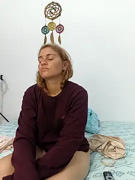 Scarlett-Leh online show from 12.19.25