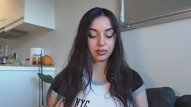 courtneyPerfect online show from 12.09.24