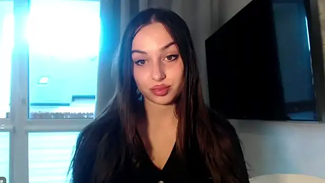 courtneyPerfect online show from 10.07.25