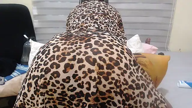 Foxybrownxx1 online show from 07.19.26