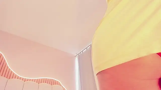 Snapshot of SofiiSweet_ chatting on 03.10.26 SofiiSweet online show from 03.10.26