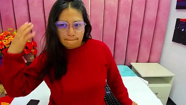 Miaa Smiith  online show from 09.21.25