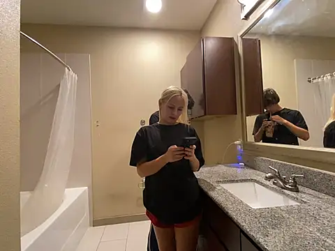 girlfriendmissy online show from 12.22.24