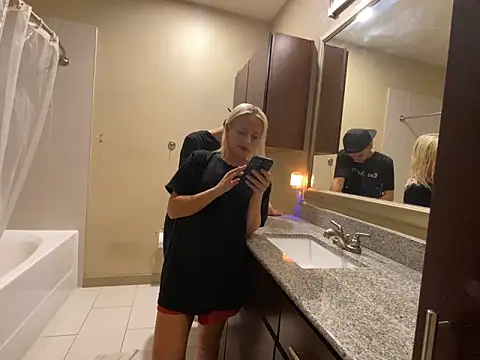 girlfriendmissy online show from 12.28.24