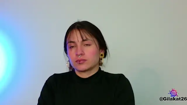 Snapshot of GilaKat chatting on 12.14.25 GilaKat online show from 12.14.25