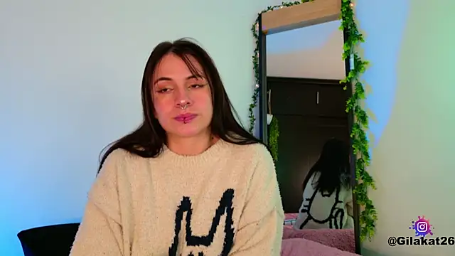 Snapshot of GilaKat chatting on 01.17.26 GilaKat online show from 01.17.26