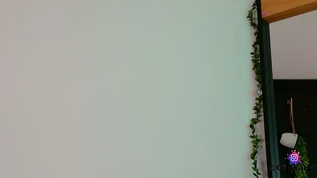 Snapshot of GilaKat chatting on 01.18.26 GilaKat online show from 01.18.26