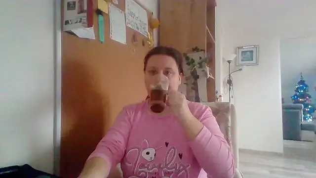 Snapshot of ReifeVenna chatting on 12.12.24 ReifeVenna online show from 12.12.24