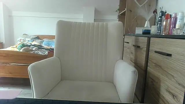 Snapshot of ReifeVenna chatting on 02.04.25 ReifeVenna online show from 02.04.25