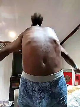 Chocolate factory man online show from 01.02.25