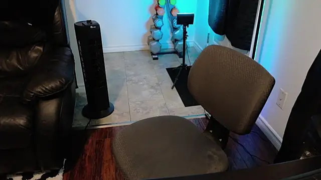 Snapshot of Thekodyy chatting on 11.25.25 Thekodyy online show from 11.25.25