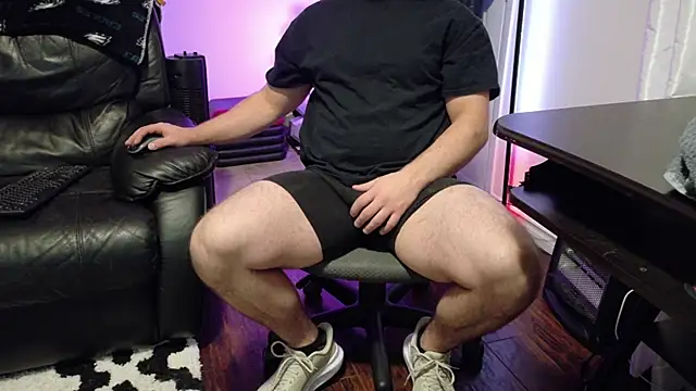 Snapshot of Thekodyy chatting on 12.02.25 Thekodyy online show from 12.02.25