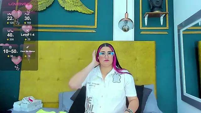 Snapshot of BellaPeers_ chatting on 01.19.25 BellaPeers online show from 01.19.25