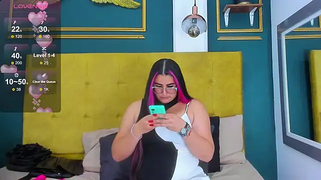 Snapshot of BellaPeers_ chatting on 01.21.25 BellaPeers online show from 01.21.25