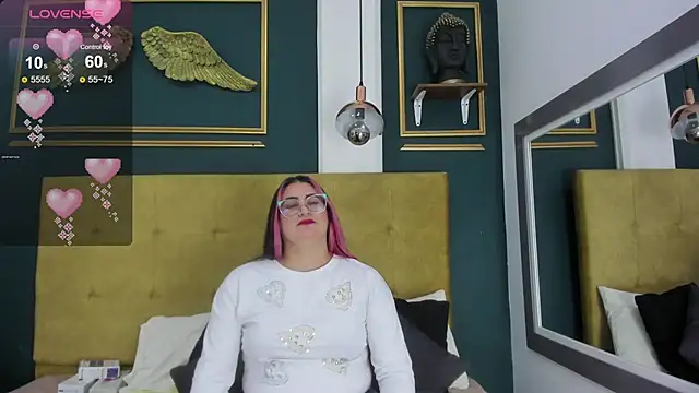 Snapshot of BellaPeers_ chatting on 02.03.25 BellaPeers online show from 02.03.25