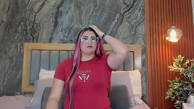 Snapshot of BellaPeers_ chatting on 02.06.25 BellaPeers online show from 02.06.25