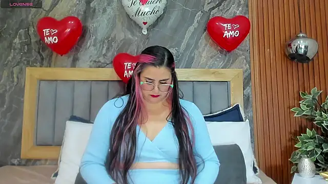 Snapshot of BellaPeers_ chatting on 02.14.25 BellaPeers online show from 02.14.25