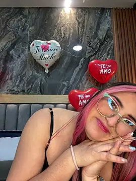 Snapshot of BellaPeers_ chatting on 02.15.25 BellaPeers online show from 02.15.25