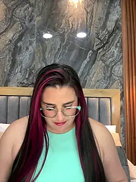 Snapshot of BellaPeers_ chatting on 03.05.25 BellaPeers online show from 03.05.25