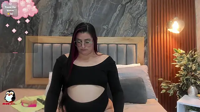 Snapshot of BellaPeers_ chatting on 03.06.25 BellaPeers online show from 03.06.25