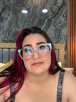 Snapshot of BellaPeers_ chatting on 03.08.25 BellaPeers online show from 03.08.25