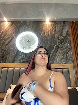 Snapshot of BellaPeers_ chatting on 09.23.25 BellaPeers online show from 09.23.25