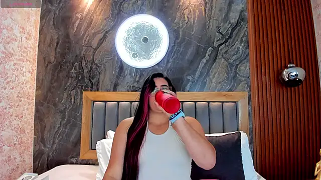 Snapshot of BellaPeers_ chatting on 10.09.25 BellaPeers online show from 10.09.25