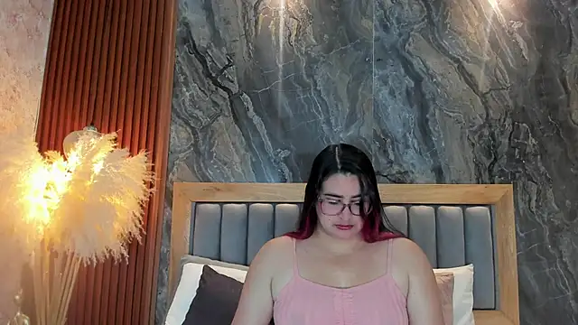 Snapshot of BellaPeers_ chatting on 11.07.25 BellaPeers online show from 11.07.25