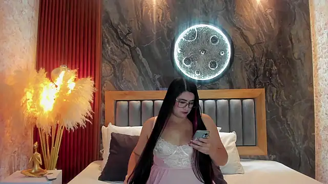 Snapshot of BellaPeers_ chatting on 11.20.25 BellaPeers online show from 11.20.25