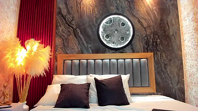 BellaPeers  online show from 12.16.25