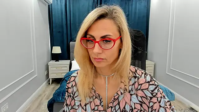 Snapshot of MuseOfStage chatting on 01.23.25 MuseOfStage online show from 01.23.25