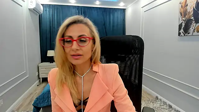 Snapshot of MuseOfStage chatting on 02.14.25 MuseOfStage online show from 02.14.25