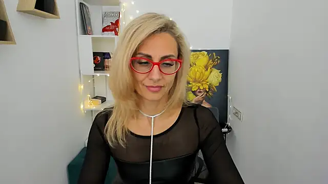 Snapshot of MuseOfStage chatting on 02.19.25 MuseOfStage online show from 02.19.25