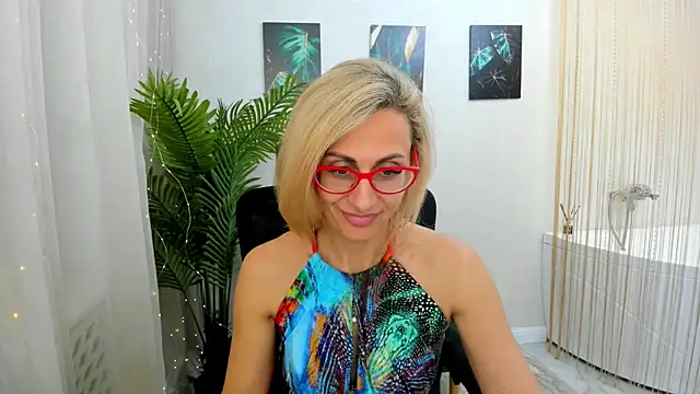 Snapshot of MuseOfStage chatting on 02.23.25 MuseOfStage online show from 02.23.25