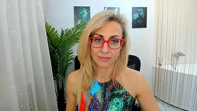 Snapshot of MuseOfStage chatting on 02.23.25 MuseOfStage online show from 02.23.25