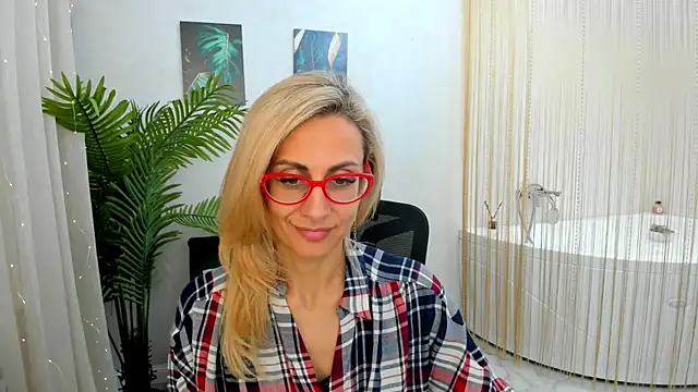 Snapshot of MuseOfStage chatting on 02.24.25 MuseOfStage online show from 02.24.25