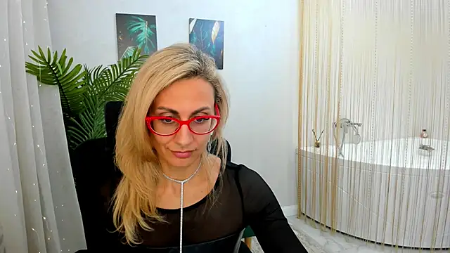 Snapshot of MuseOfStage chatting on 02.24.25 MuseOfStage online show from 02.24.25