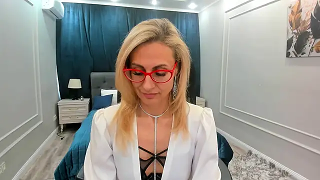 Snapshot of MuseOfStage chatting on 02.26.25 MuseOfStage online show from 02.26.25