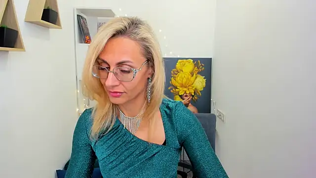 Snapshot of MuseOfStage chatting on 02.27.25 MuseOfStage online show from 02.27.25