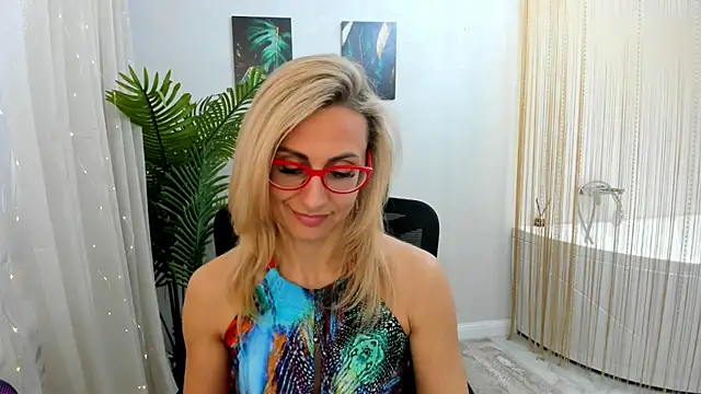 Snapshot of MuseOfStage chatting on 02.28.25 MuseOfStage online show from 02.28.25