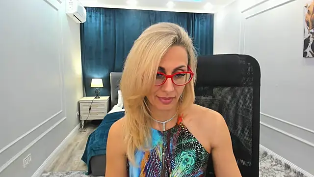 Snapshot of MuseOfStage chatting on 03.03.25 MuseOfStage online show from 03.03.25