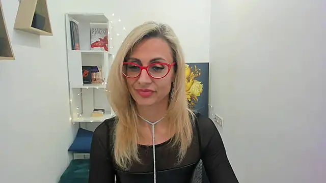 Snapshot of MuseOfStage chatting on 03.05.25 MuseOfStage online show from 03.05.25