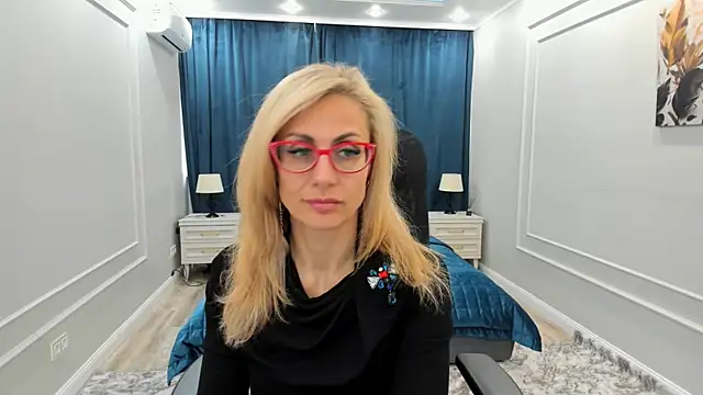 Snapshot of MuseOfStage chatting on 03.12.25 MuseOfStage online show from 03.12.25