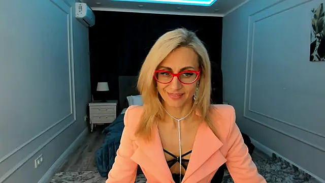 Snapshot of MuseOfStage chatting on 03.17.25 MuseOfStage online show from 03.17.25