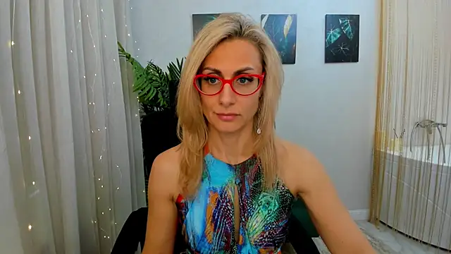 Snapshot of MuseOfStage chatting on 03.19.25 MuseOfStage online show from 03.19.25